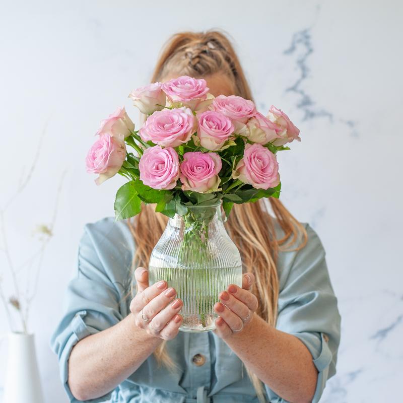 Sweet roses - pink roses in letterbox package